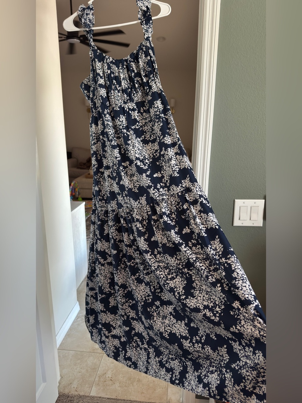 Abercrombie & Fitch Navy Blue and White Floral Maxi Dress, tie back, never worn